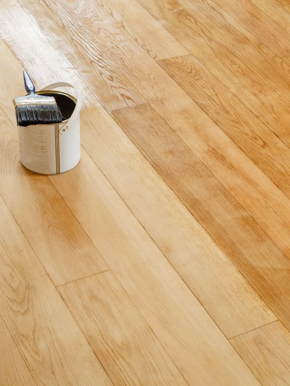 Sàn gỗ hoàn thiện bằng sơn gốc nước